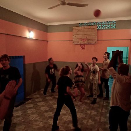 Lazy Gecko Guesthouse プノンペン エクステリア 写真