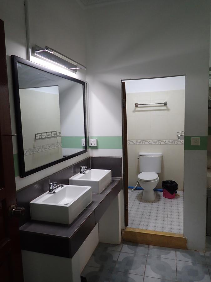 Lazy Gecko Guesthouse プノンペン エクステリア 写真