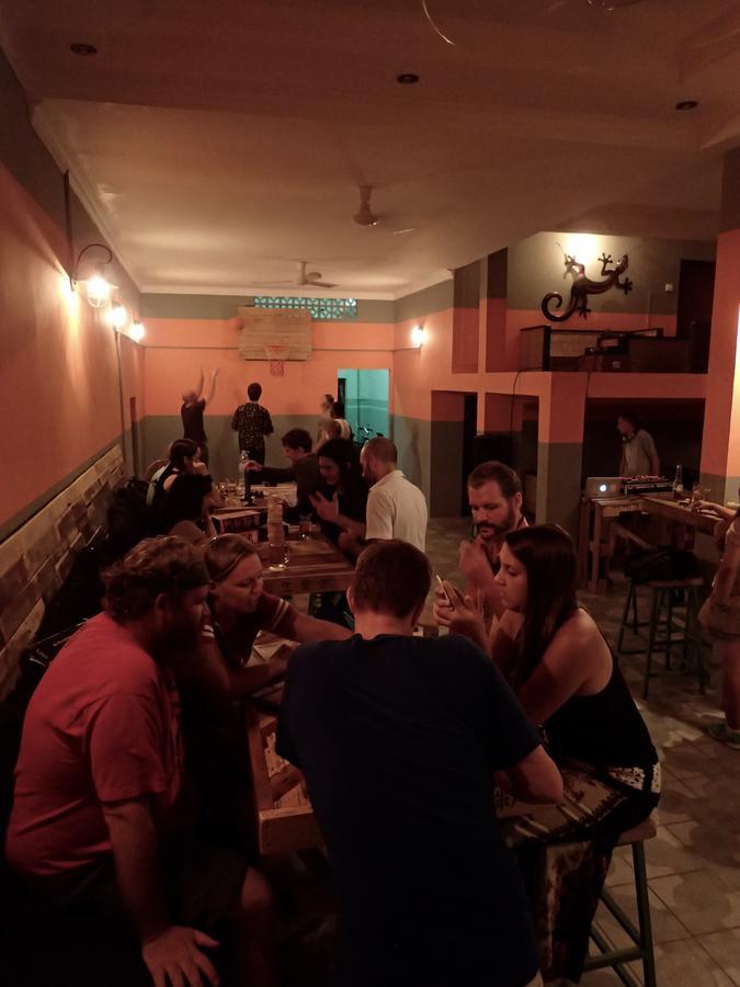 Lazy Gecko Guesthouse プノンペン エクステリア 写真