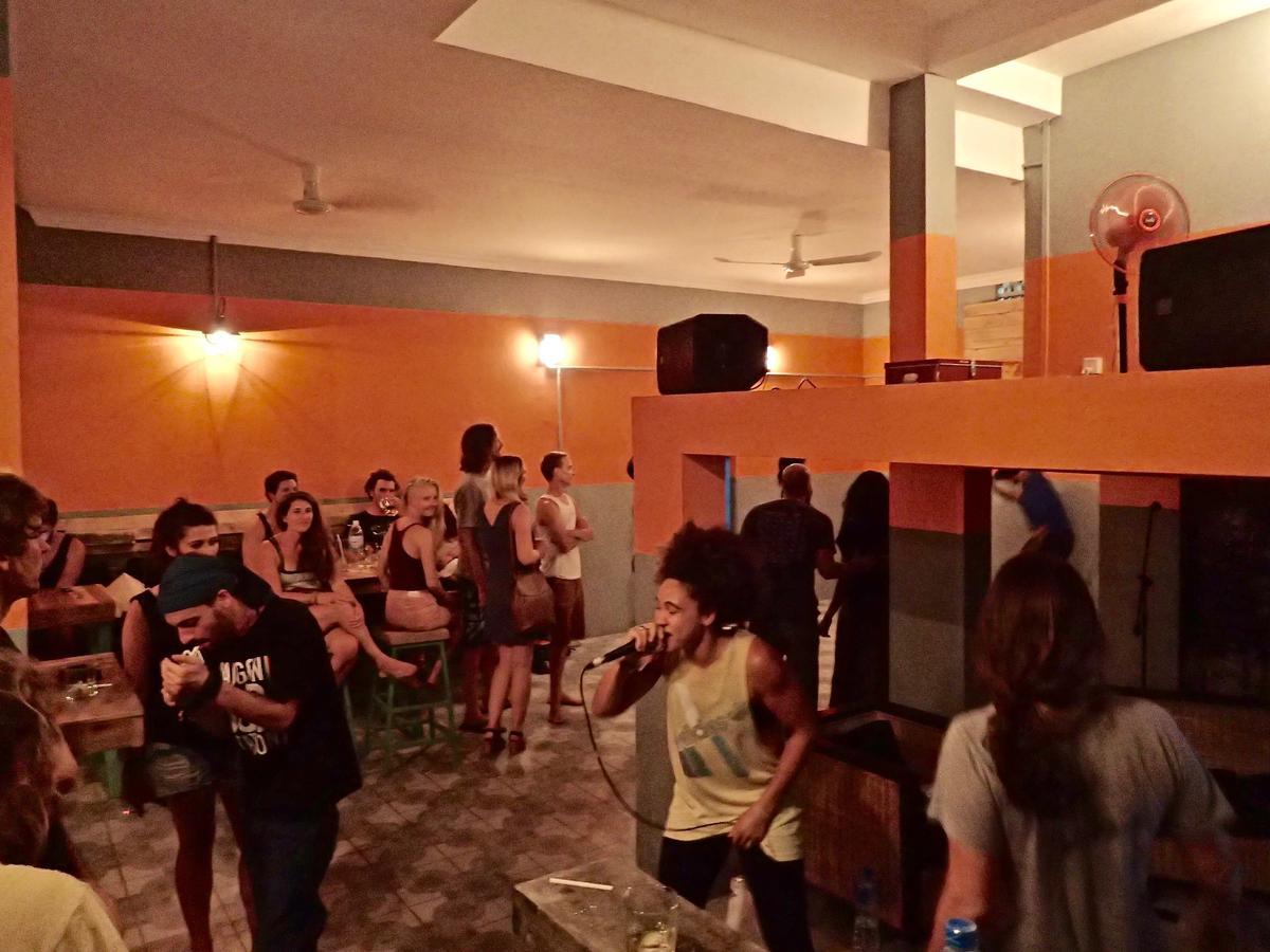 Lazy Gecko Guesthouse プノンペン エクステリア 写真