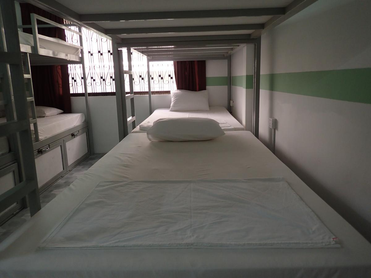Lazy Gecko Guesthouse プノンペン エクステリア 写真
